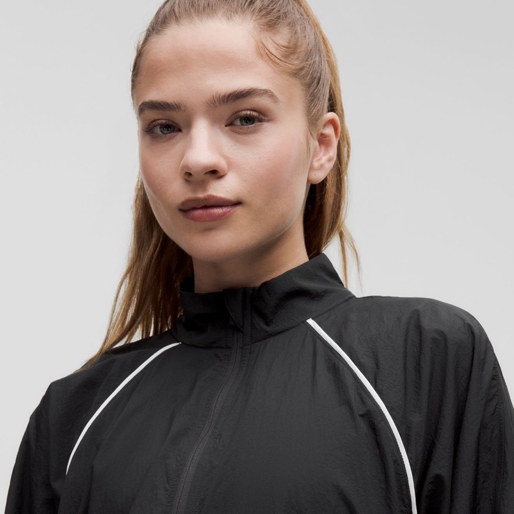 Lululemon License to Train Lightweight Jacket, NWT, Black & White - Picture 3 of 14